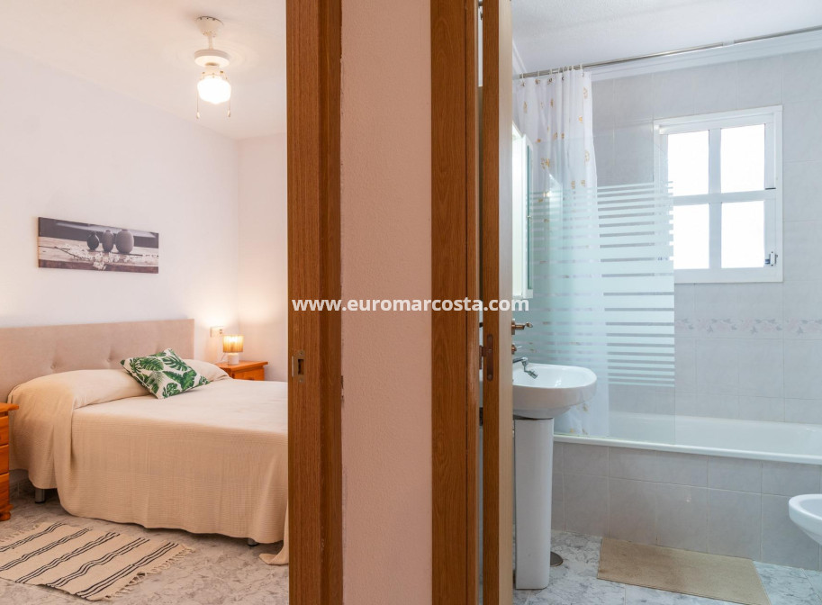 Alquiler a largo plazo - Apartamento / piso - Orihuela Costa