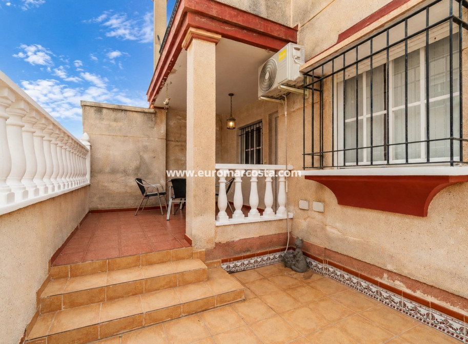 Alquiler a largo plazo - Apartamento / piso - Orihuela Costa