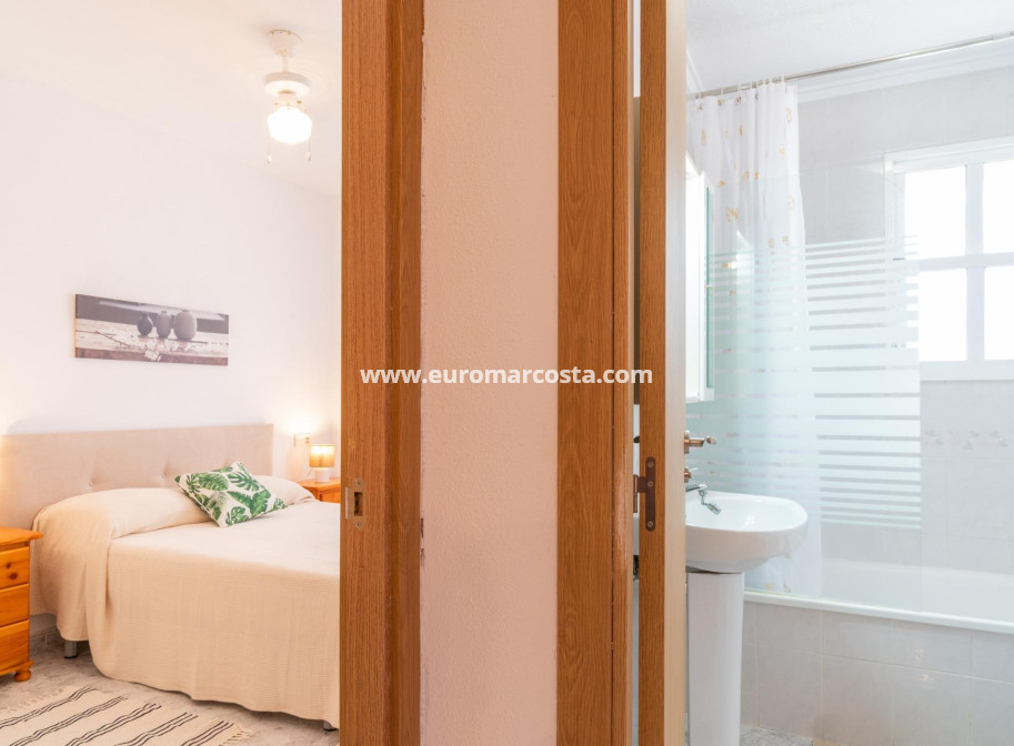 Alquiler a largo plazo - Apartamento / piso - Orihuela Costa