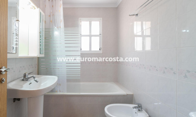 Alquiler a largo plazo - Apartamento / piso - Orihuela Costa