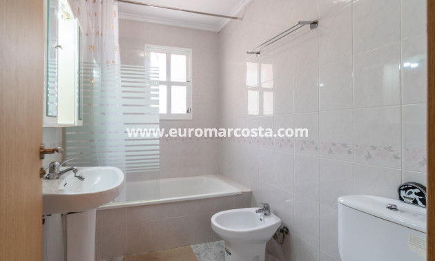 Alquiler a largo plazo - Apartamento / piso - Orihuela Costa