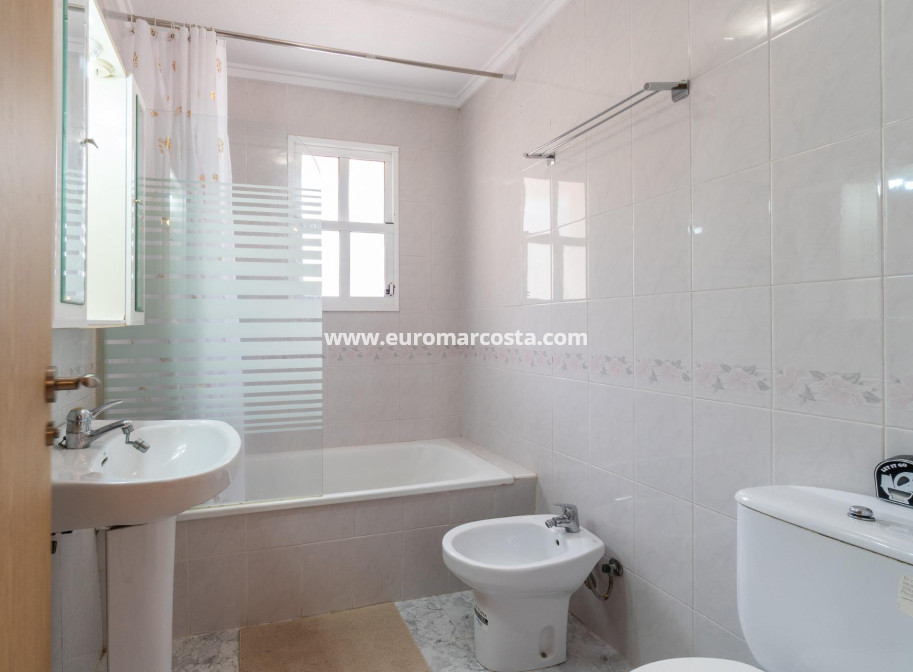 Alquiler a largo plazo - Apartamento / piso - Orihuela Costa