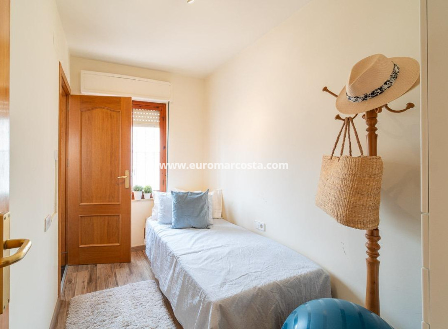 Objekte zum Wiederverkauf - Wohnung - Torrevieja - TORREVIEJA