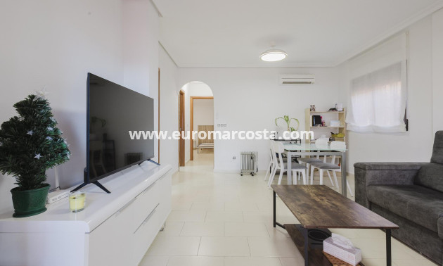 Sale - Chalet - Torrevieja - TORREVIEJA