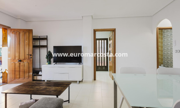 Sale - Chalet - Torrevieja - TORREVIEJA
