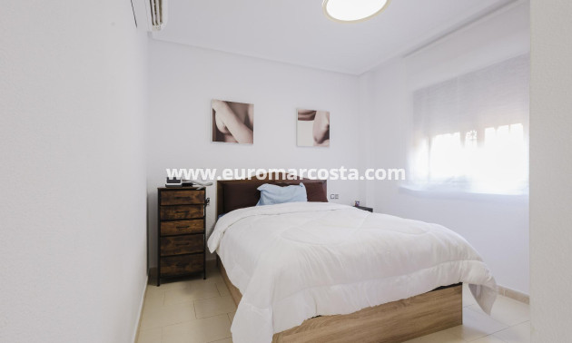 Sale - Chalet - Torrevieja - TORREVIEJA