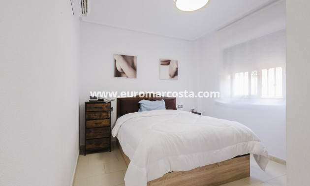 Sale - Chalet - Torrevieja - TORREVIEJA