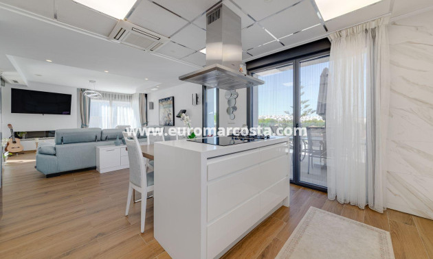 Objekte zum Wiederverkauf - Villa freitstehend - Torrevieja - TORREVIEJA