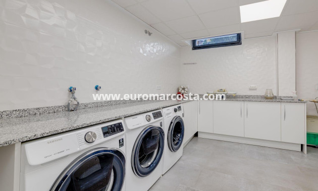 Objekte zum Wiederverkauf - Villa freitstehend - Torrevieja - TORREVIEJA
