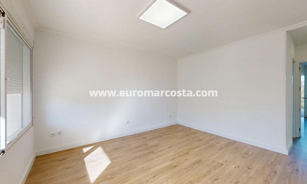 Sale - Bungalow - Orihuela Costa