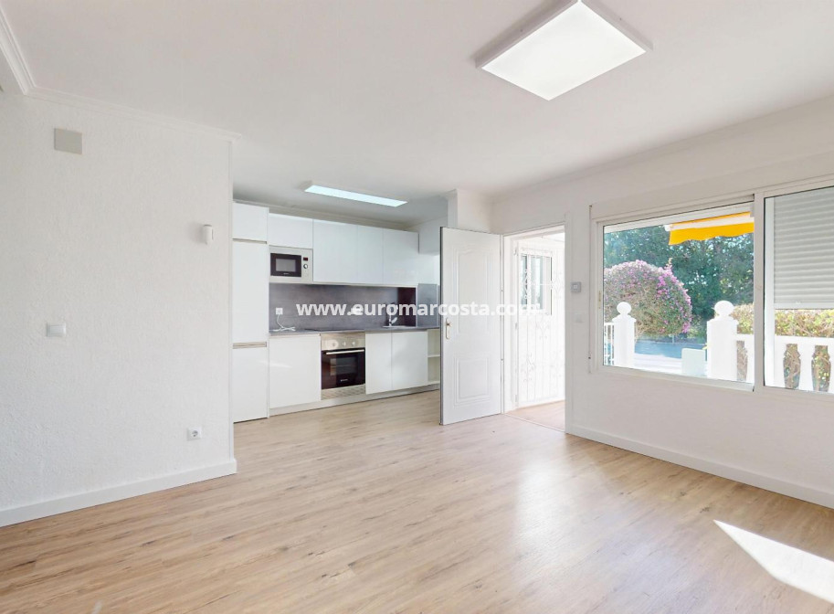 Sale - Bungalow - Orihuela Costa
