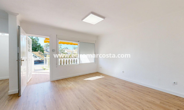 Sale - Bungalow - Orihuela Costa