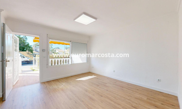 Sale - Bungalow - Orihuela Costa