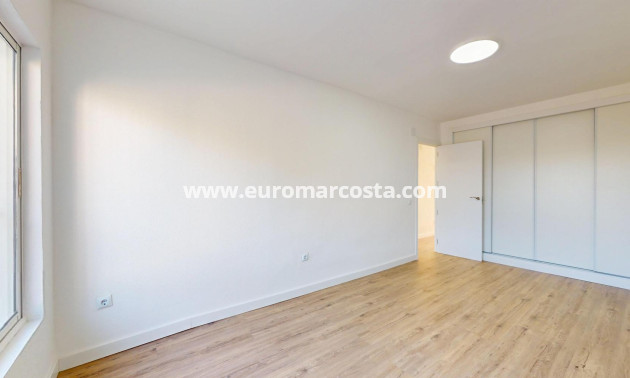 Sale - Bungalow - Orihuela Costa