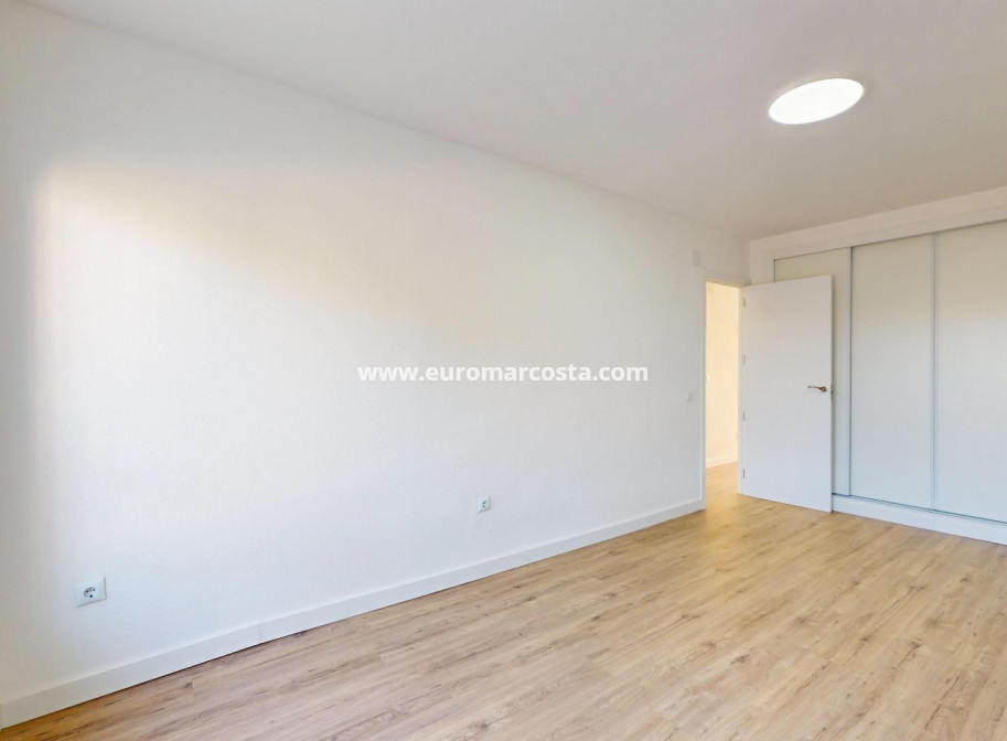 Sale - Bungalow - Orihuela Costa
