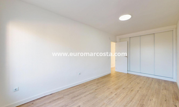 Sale - Bungalow - Orihuela Costa