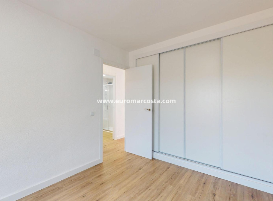 Sale - Bungalow - Orihuela Costa