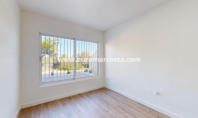 Sale - Bungalow - Orihuela Costa