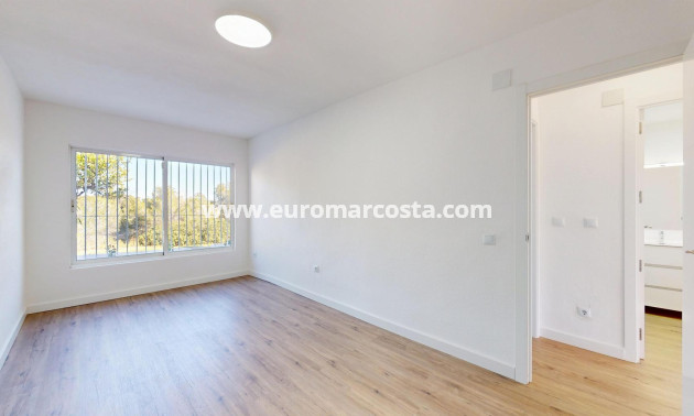 Sale - Bungalow - Orihuela Costa