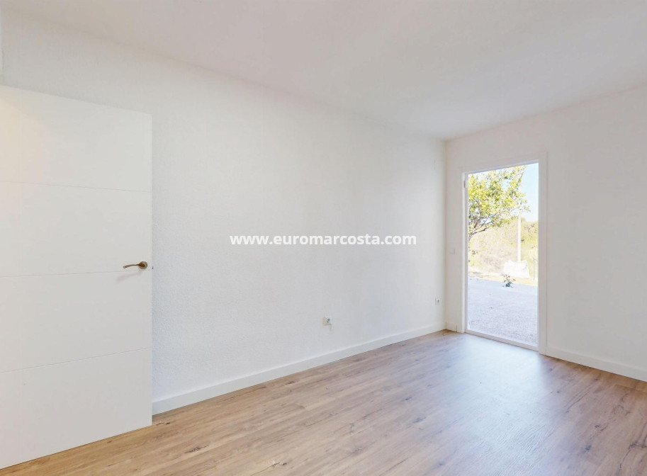 Sale - Bungalow - Orihuela Costa