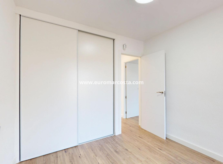 Sale - Bungalow - Orihuela Costa