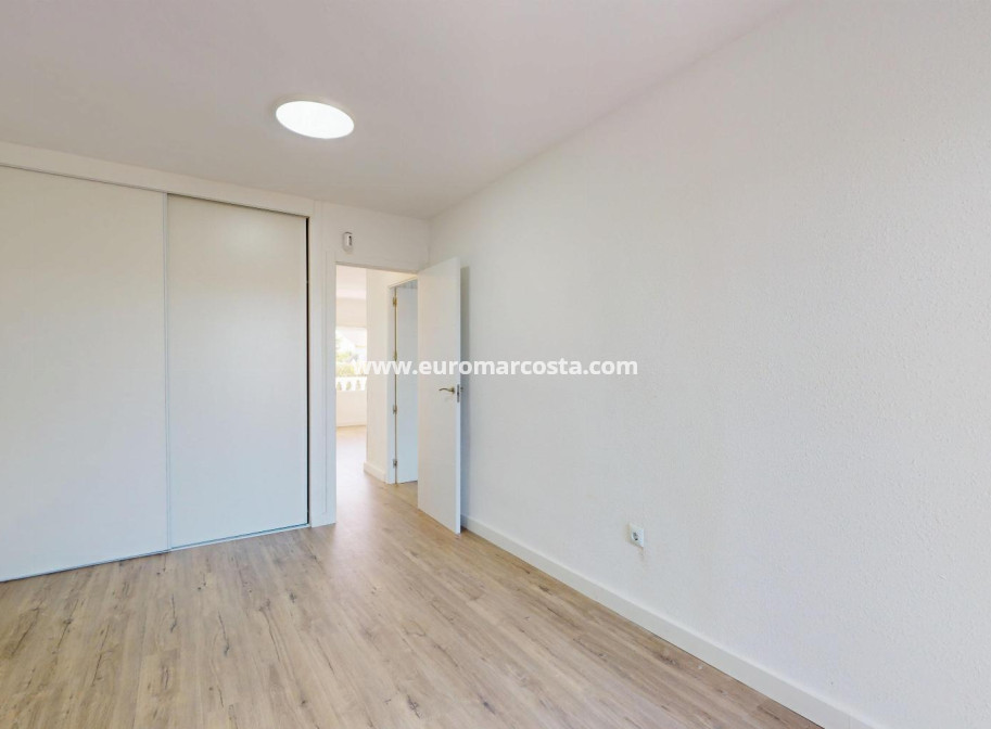 Sale - Bungalow - Orihuela Costa
