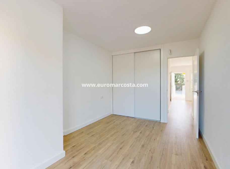 Sale - Bungalow - Orihuela Costa
