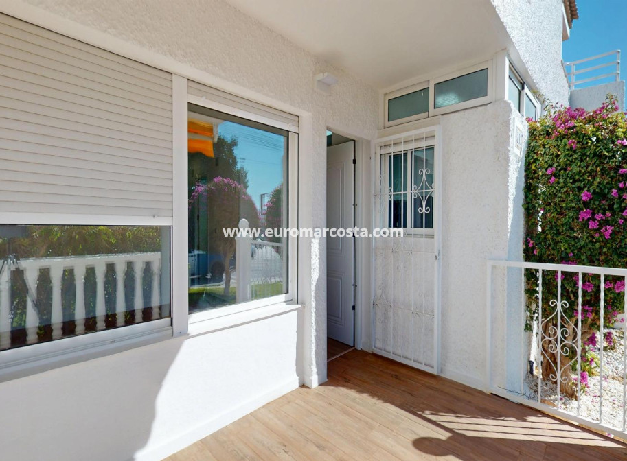 Sale - Bungalow - Orihuela Costa