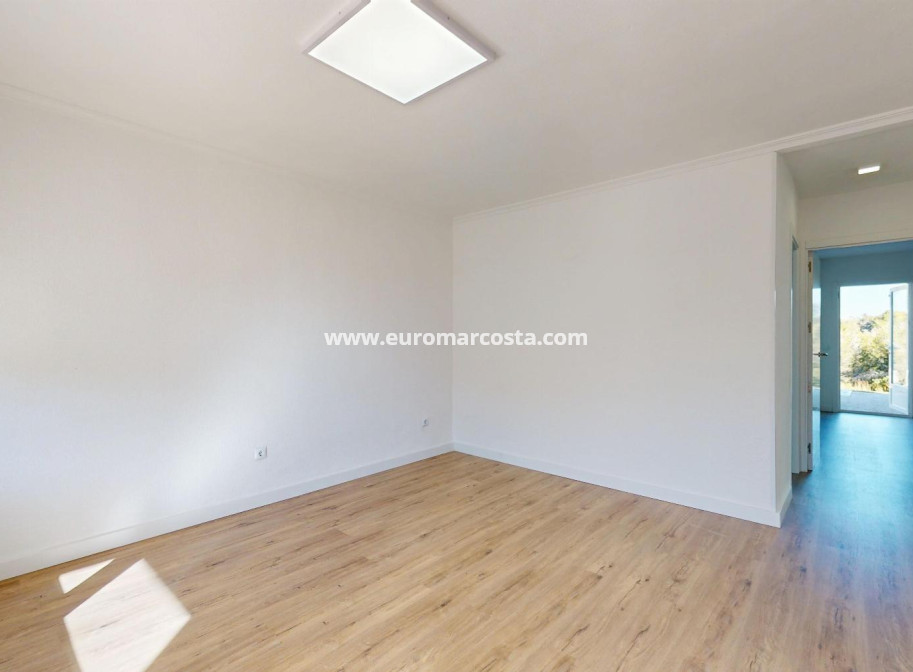Sale - Bungalow - Orihuela Costa