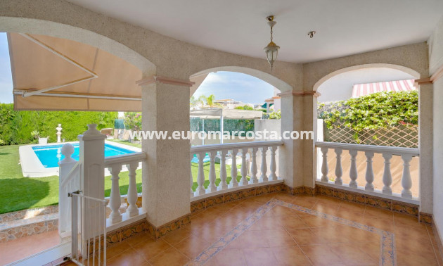 Venta - Chalet - San Fulgencio