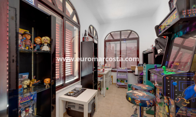 Venta - Chalet - San Fulgencio