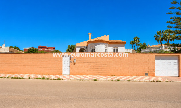 Venta - Villa - Torrevieja - TORREVIEJA