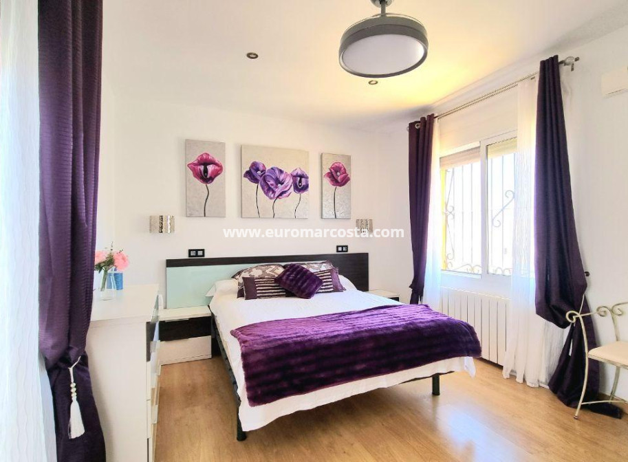 Venta - Chalet - Orihuela Costa