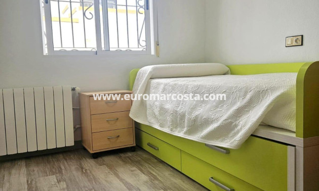 Venta - Chalet - Orihuela Costa