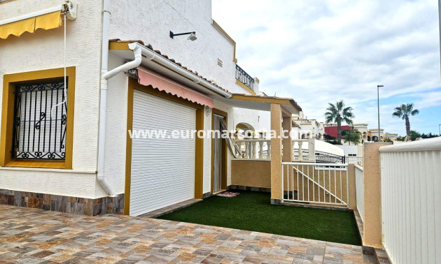 Venta - Chalet - Orihuela Costa
