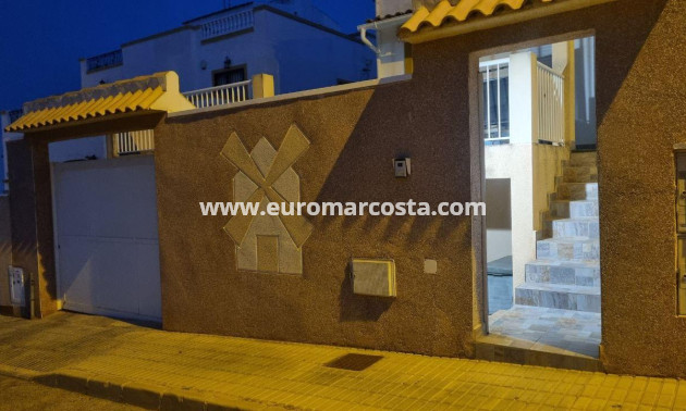 Venta - Chalet - Orihuela Costa