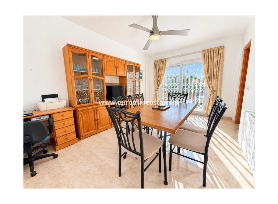 Venta - Villa Detached - San Fulgencio - urb.la marina