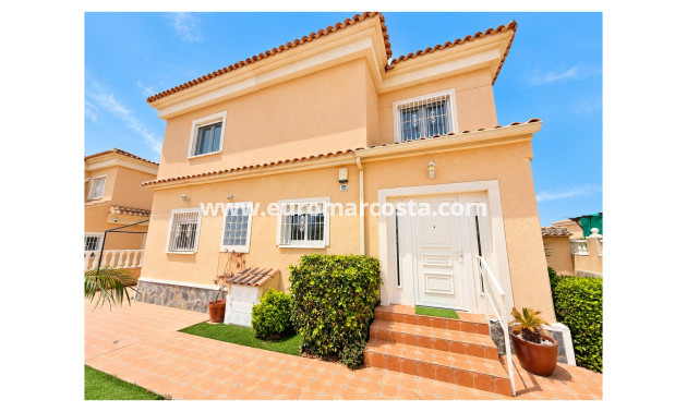 Venta - Villa Detached - San Fulgencio - urb.la marina
