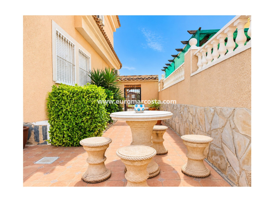 Venta - Villa Detached - San Fulgencio - urb.la marina