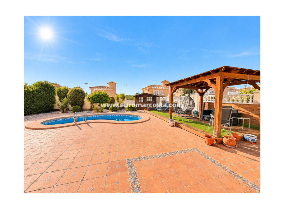 Venta - Villa Detached - San Fulgencio - urb.la marina