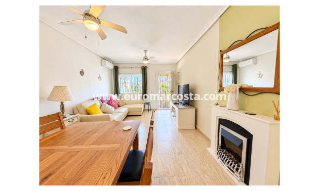 Sale - Townhouse - Daya Nueva