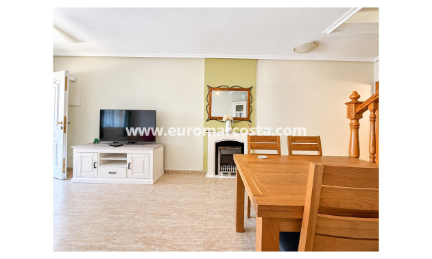 Sale - Townhouse - Daya Nueva