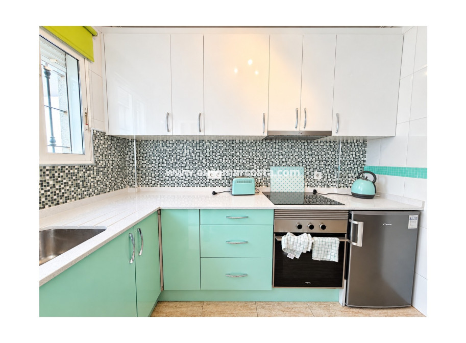 Sale - Townhouse - Daya Nueva