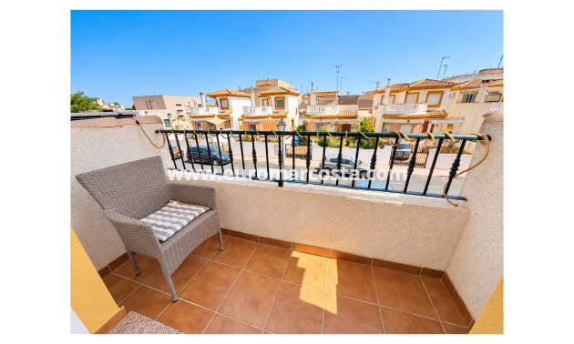 Sale - Townhouse - Daya Nueva