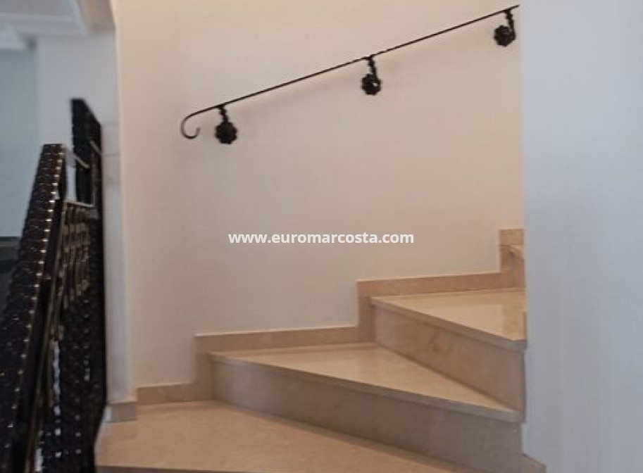 Sale - Casa - Daya Vieja