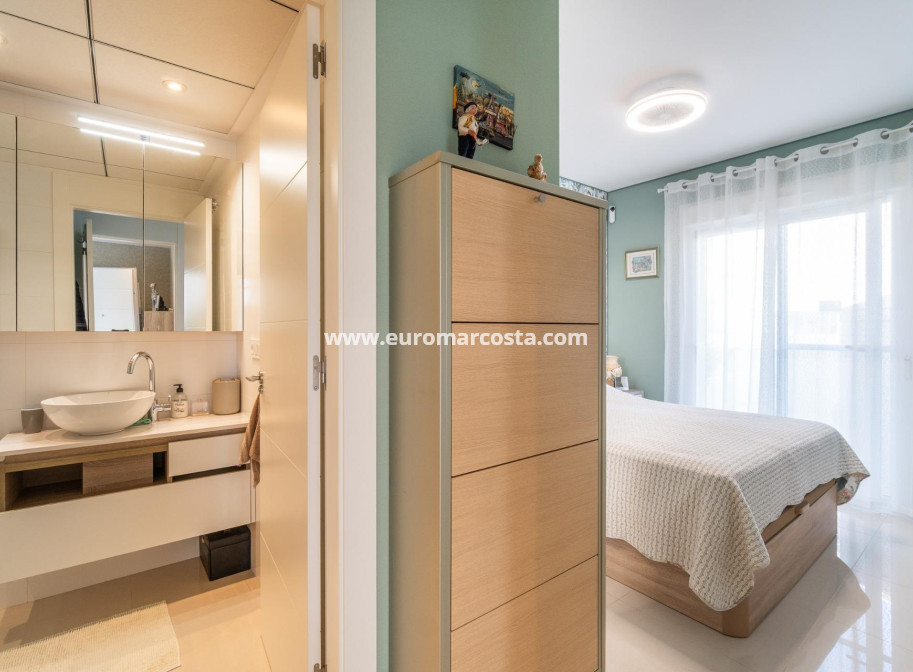 Sale - Apartment / flat - Rojales - Centro de la Ciudad Quesada