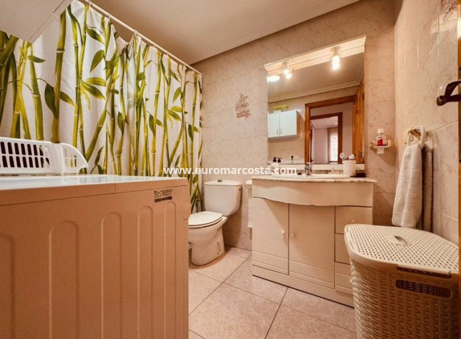 Sale - Apartment / flat - La Mata