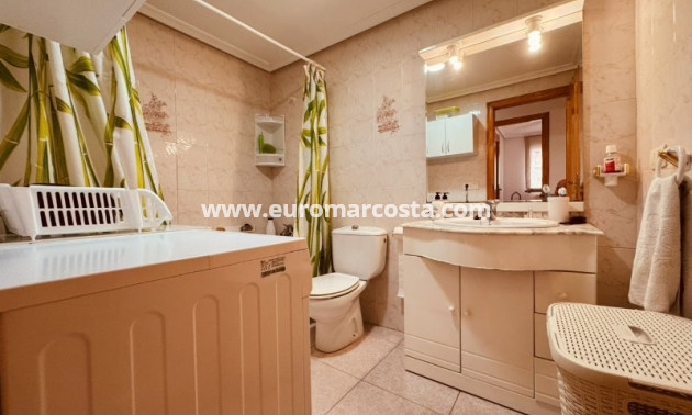Sale - Apartment / flat - La Mata