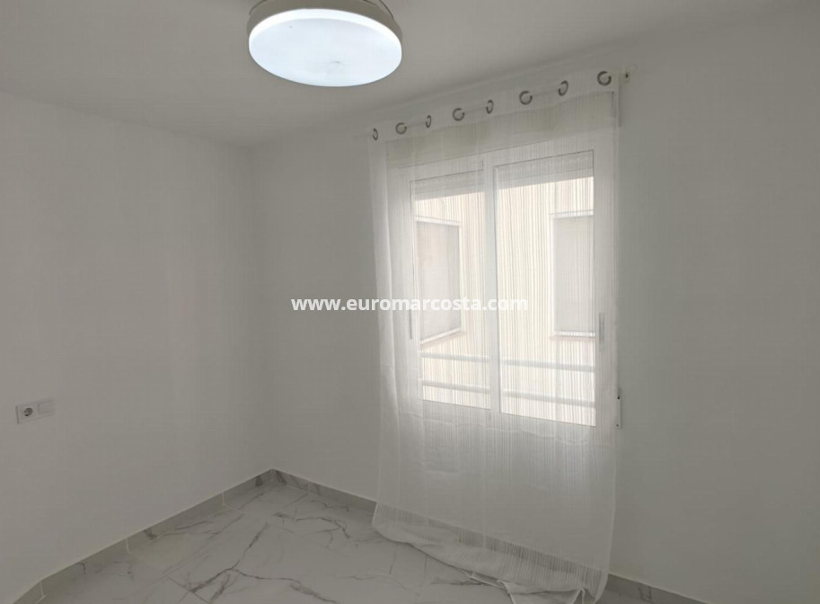 Venta - Apartamento / piso - Torrevieja - TORREVIEJA