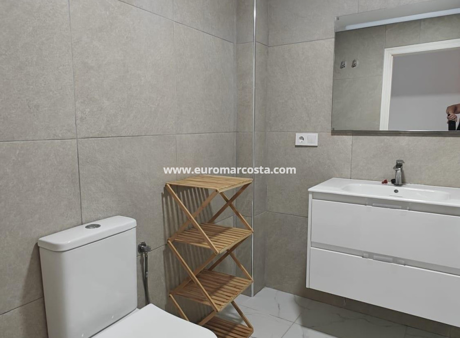 Venta - Apartamento / piso - Torrevieja - TORREVIEJA